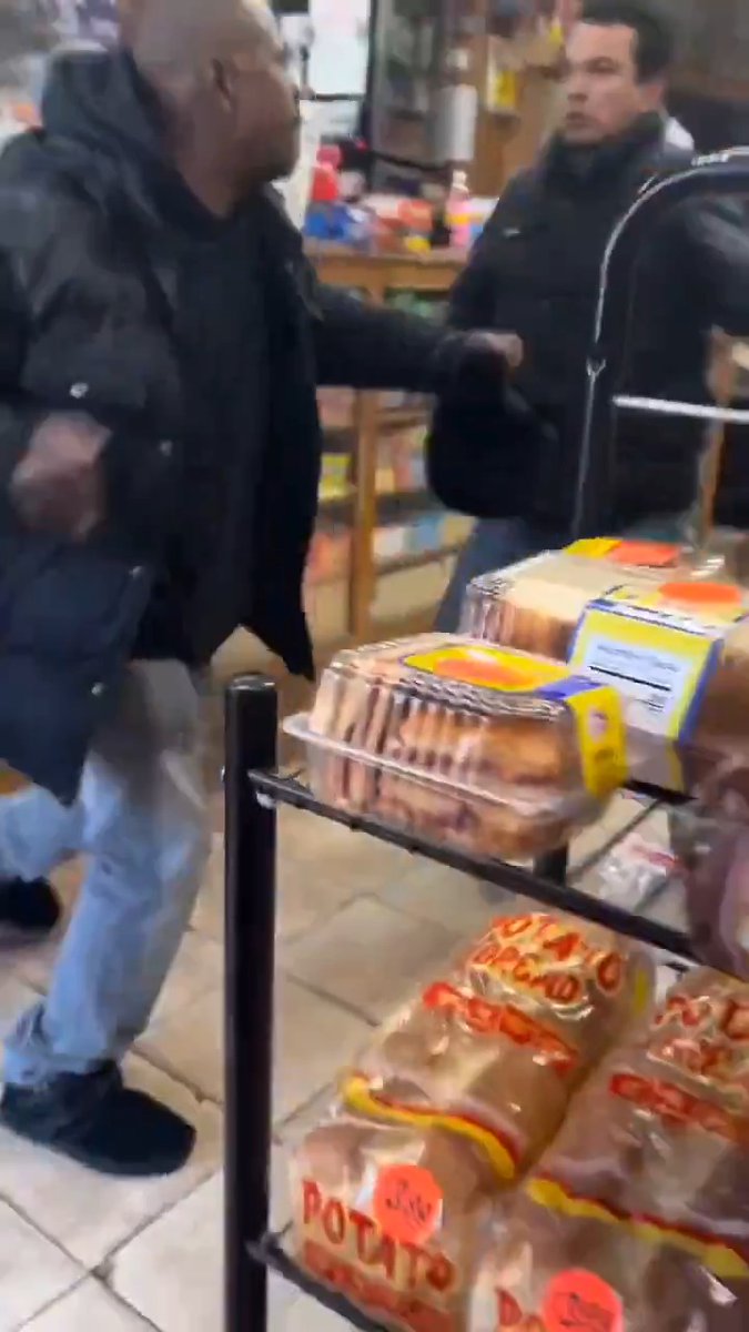 Man attempts to destroy the local convenience store but the employee decided to teach him a lesson with a left hook. He followed it up with a few open hand strikes to further establish dominance and eventually dragged him out of the store like human trash 🗑️ Bravo 👏🏽 #FAFO #CityLife #crime #lesson #learning #education #urban #democrats