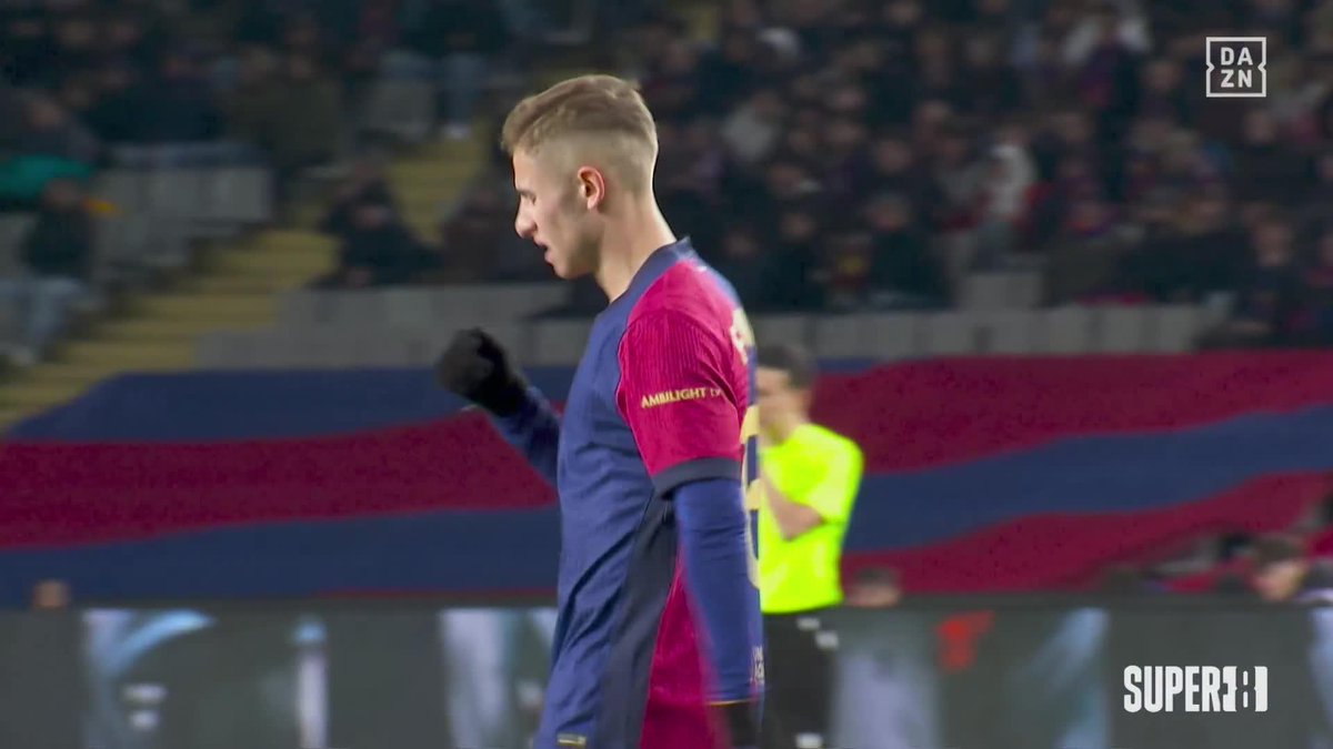 Un codazo con esta fuerza siempre es roja, excepto contra el Barça. ¿Os imagináis a la prensa si le dan este codazo a Vinicius? Editoriales, programas enteros y RMTV intentando llevar a la hoguera al árbitro. Pero como es el Barça,pues a guardar silencio.