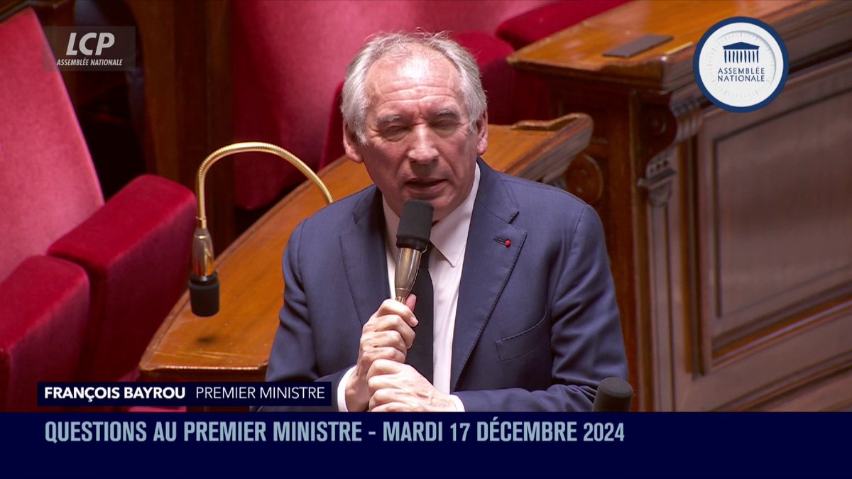 Risques sanitaires à Mayotte : "Nous avons demandé que se constituent des stocks de vaccins qui sont en train d'être mis en place, pour une conservation optimale, à La Réunion, et immédiatement projetables à Mayotte", précise François Bayrou. #DirectAN #QAG