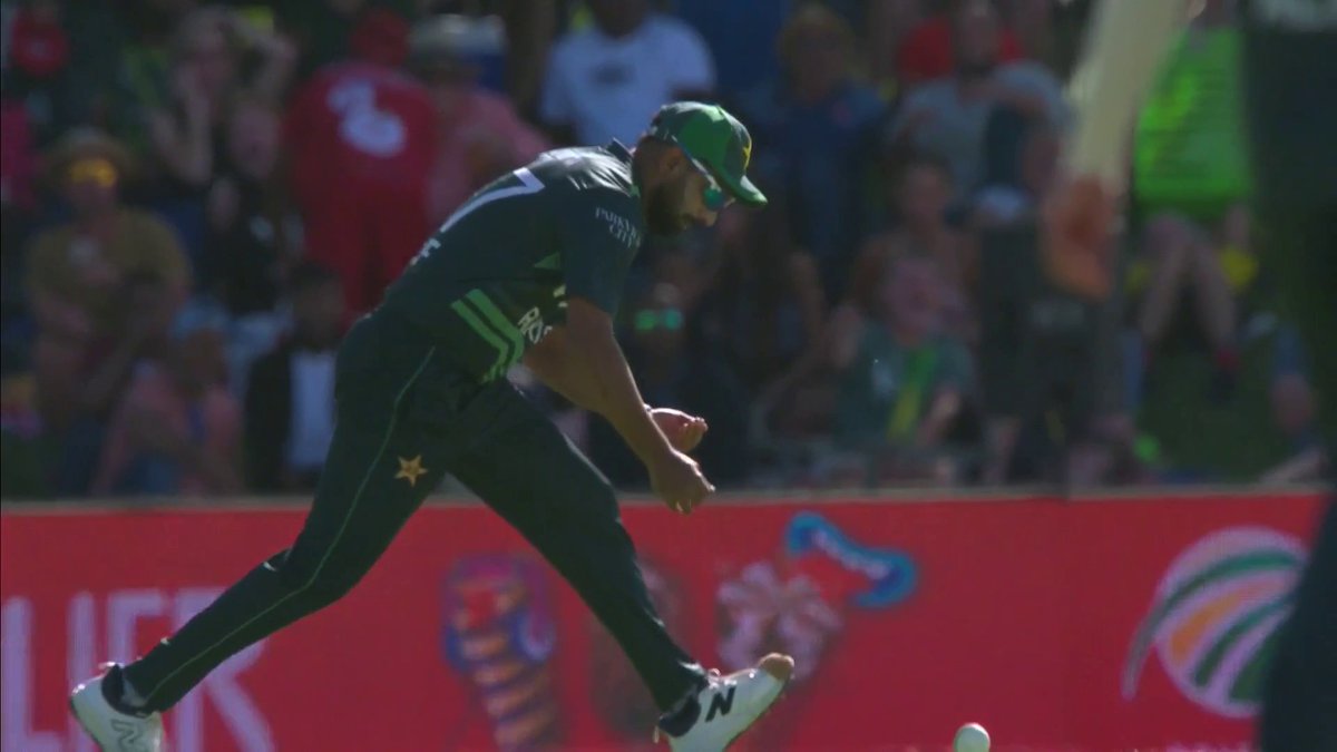 "Can you believe it?!" 😱 Haris Rauf with the horror drop against South Africa 🫳