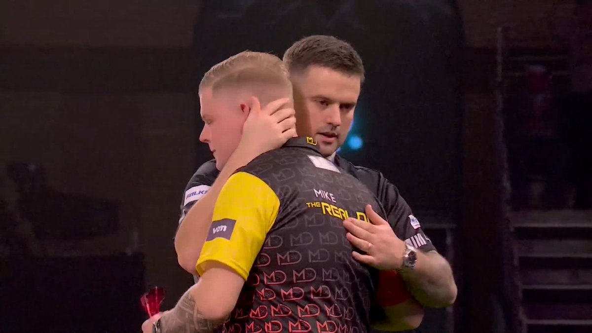 WOODY ELIMINATES DE DECKER! Luke Woodhouse eliminates the World Grand Prix champion, as he beats Mike De Decker 3-1 to book his place in the third round. 📺 #WCDarts | R2
