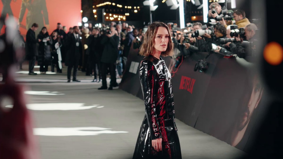 Still not over the Black Doves premiere (and never will be). 🖤🕊️