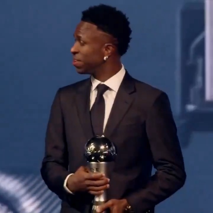 Vini Jr. eleito o melhor jogador do mundo em 2024! 🏆 #TheBest