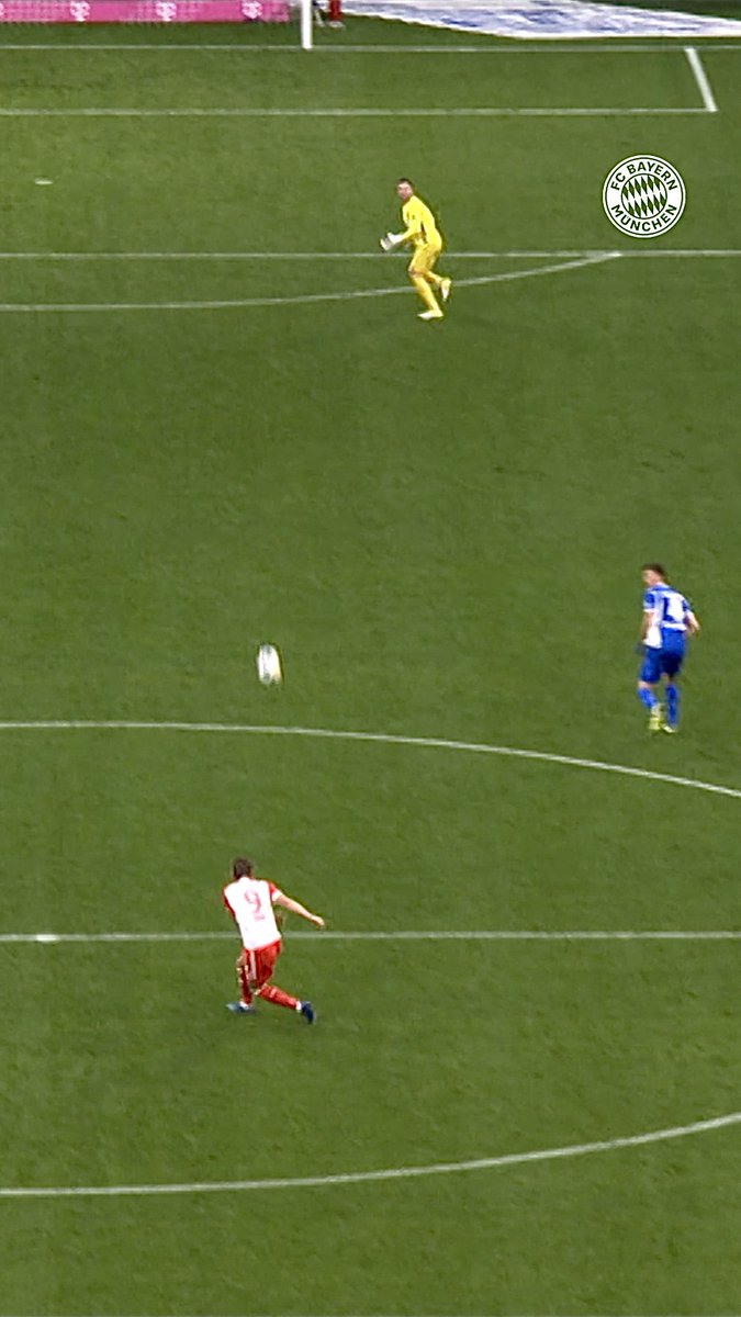 Harry Kane halfway line goal vs Darmstadt. Absolutely stunning