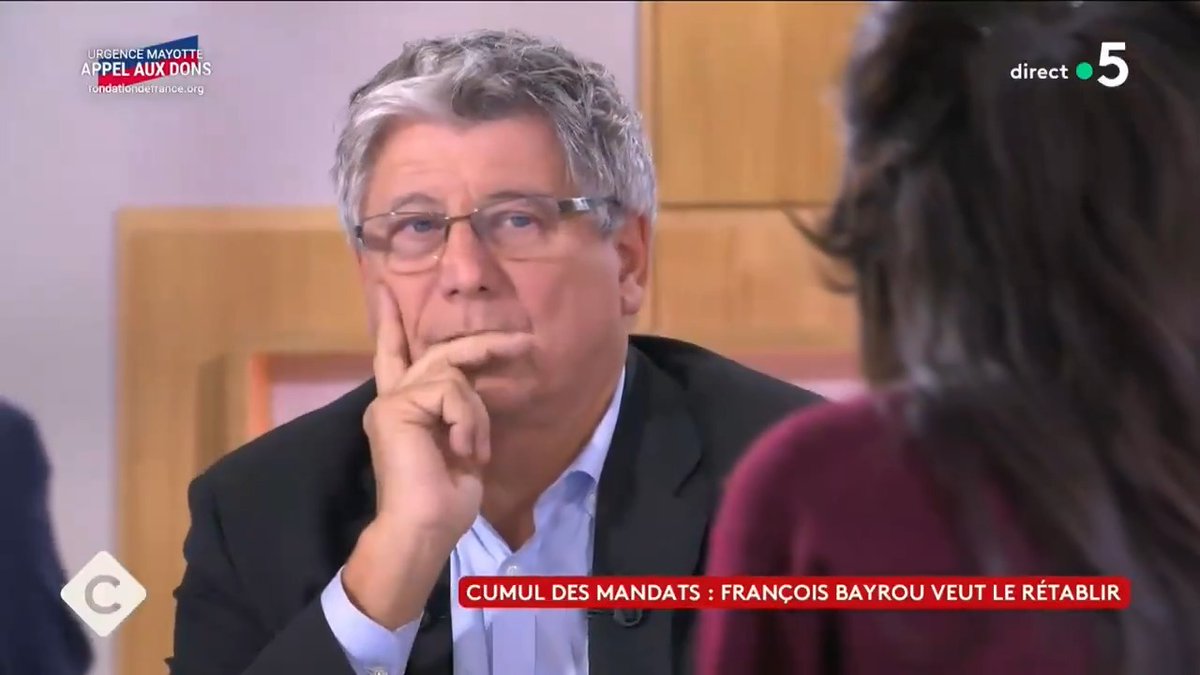 Cumul des mandats : Expliquer qu'en superposant deux mandats aussi prenants, c'est avoir plus de rapport avec la population est une plaisanterie ! Je suis contre le retour de la France des notables.