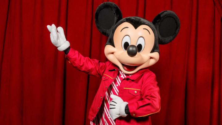 It's been four days of delivering toys — and holiday magic! — around the world 🎁✨ See Mickey's journey: