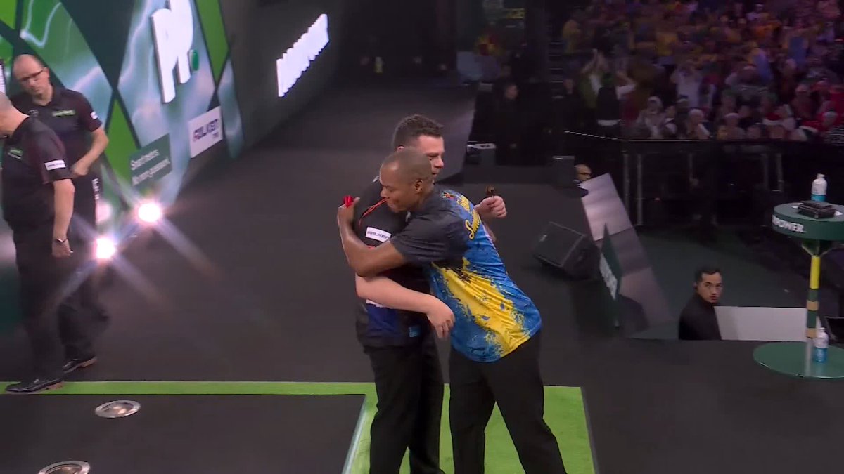 DE GRAAF ADVANCES! Jeffrey De Graaf secures his place in round two as he beats a resilient Rashad Sweeting 3-1. 📺 #WCDarts | R1