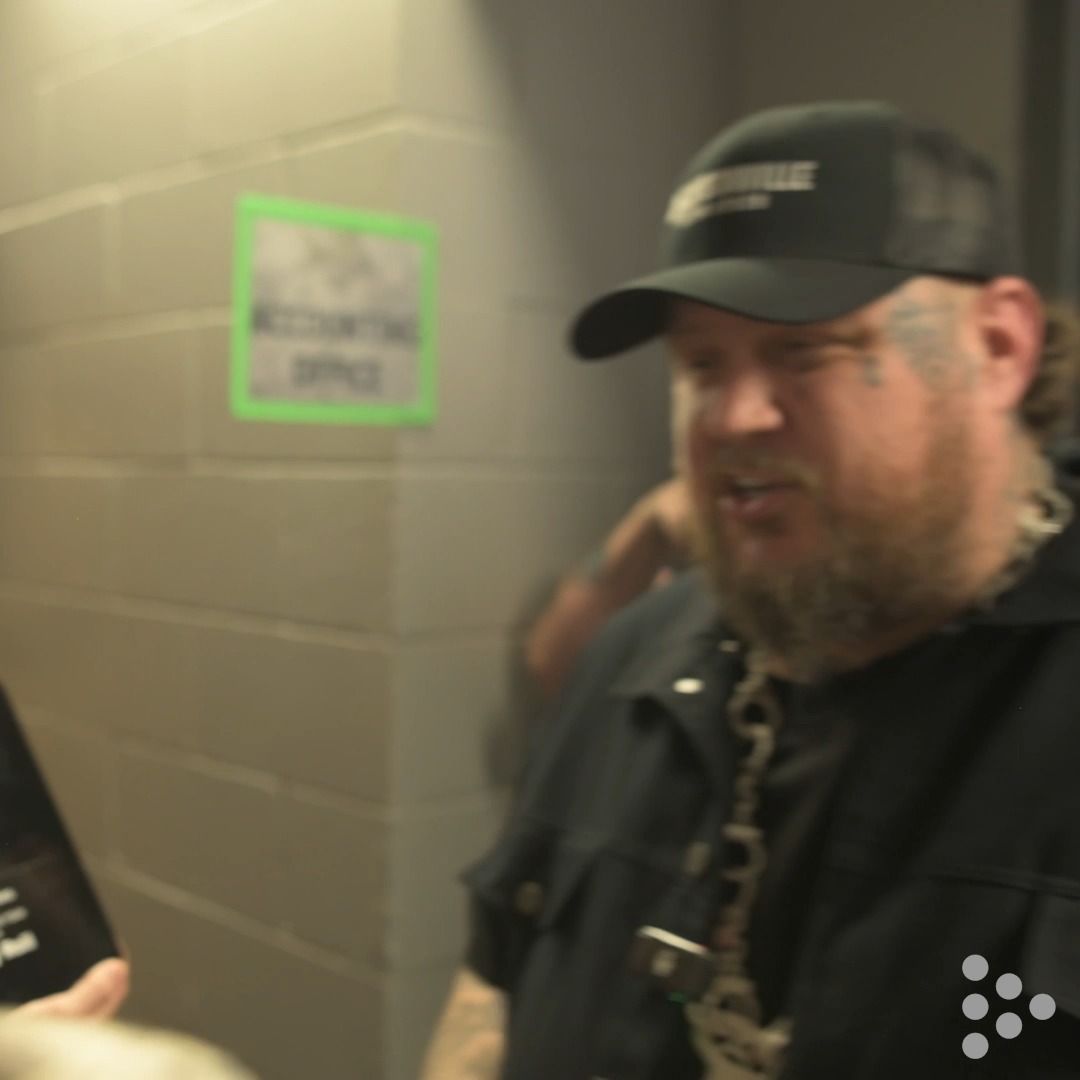 At his Jacksonville show of the Beautifully Broken Tour, Jelly Roll was presented with the first ever TouchTunes Jukebox Award for Artist of the Year by our sweepstakes winners, Bill and Crystal, who flew out for the show and got to surprise him with the award 🏆🥳 Find out where Jelly Roll landed in other categories on the #TouchTunesYearEndCharts at
