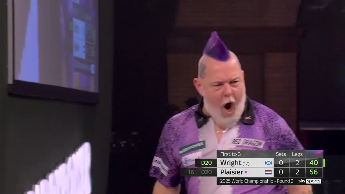 WRIGHT DRAWS FIRST BLOOD! Peter Wright manages to break the Wesley Plaisier throw and pins double 20 to win the opening set. 📺 #WCDarts | R2