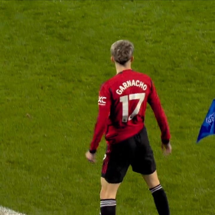 Con ustedes, el Puskás 2024 de @AGarnacho7. 🤸♂️💥 @ManUtd_ES | 🎥 Premier League