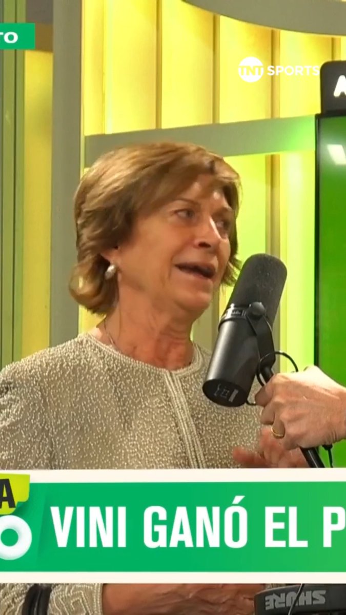 👀🔵🔴 ¡UPS, visita inesperada! Evelyn Matthei reveló de qué equipo es hincha en #NoEsParaTanto.