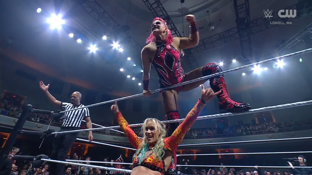 Have you ever seen this before?!? Sol Ruca and ZARIA are ROLLING! 💪 🔥 #WWENXT