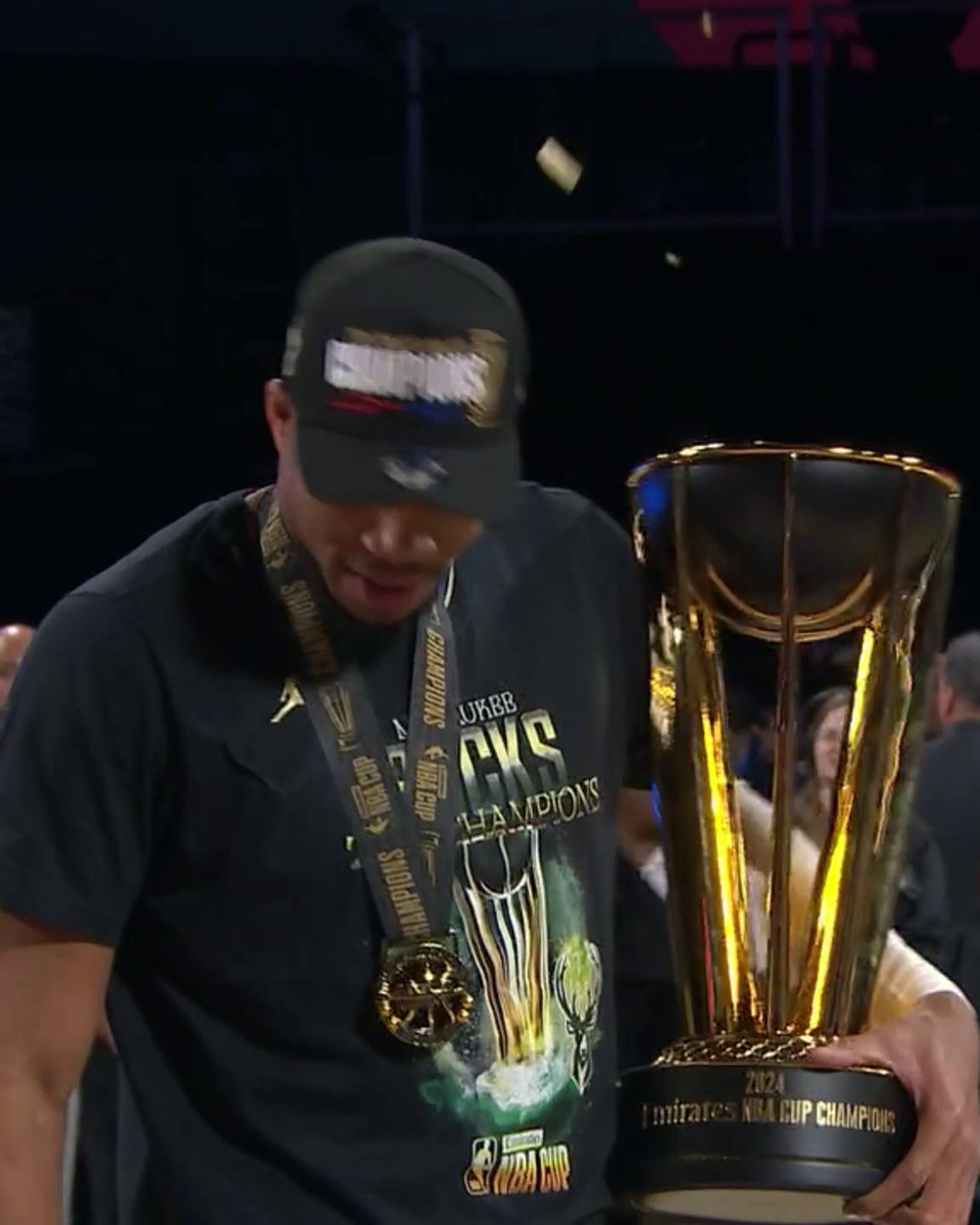 "I got it, I got it." Giannis knew he was adding another MVP trophy to his stacked resume 🏆😅