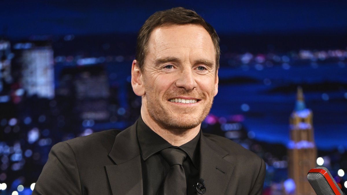Michael Fassbender has learned to love @ABBA 🤍 #FallonTonight