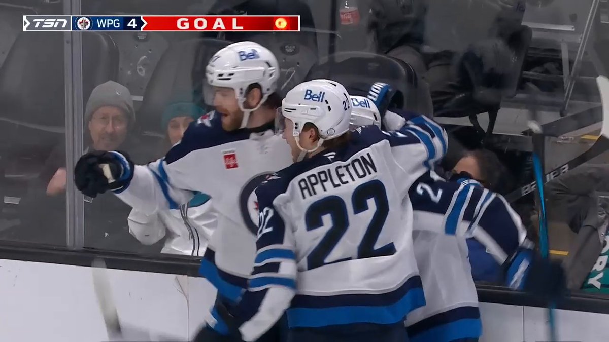 ADAM LOWRY! The captain scores the game winner with just 1:13 left in regulation 🫡