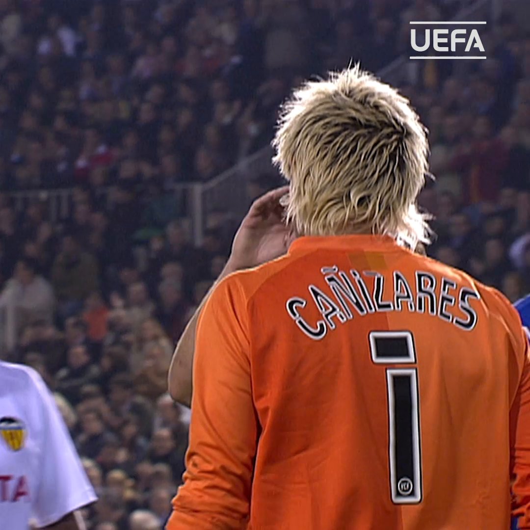 🎂 Hoy cumple años un 𝗣𝗢𝗥𝗧𝗘𝗥𝗔𝗭𝗢 👏👏 ¡Muchas felicidades, SANTIAGO CAÑIZARES! 🎉🎉 #UCL | Valencia CF