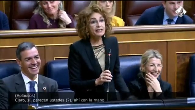 #EnDirecto | María Jesús Montero responde a Cuca Gamarra: "Lo que no puede hacer España es lo que hacen ustedes en las comunidades, que es bajar impuestos a los ricos y luego ir a papá Estado para que les dé dinero para los servicios públicos. Coherencia"