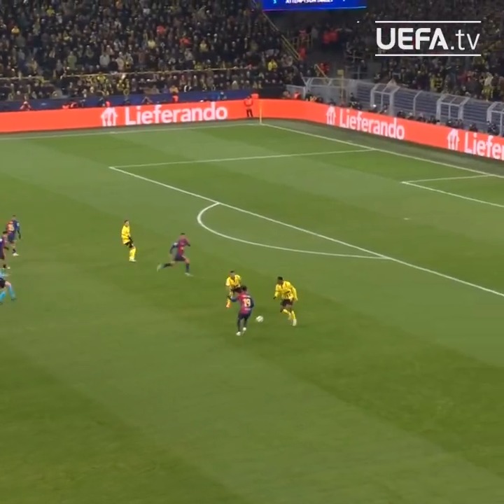 Lamine Yamal is a joy to watch 💫 #UCL