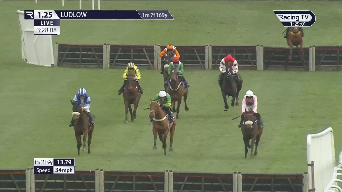 Smart prospect 👀 Meetmebythesea beats The Kemble Brewery to retain his unbeaten record over hurdles under Callum Pritchard for Ben Pauling Racing in the Tanners Cava British EBF Novices' Hurdle Ludlow Racecourse 💥