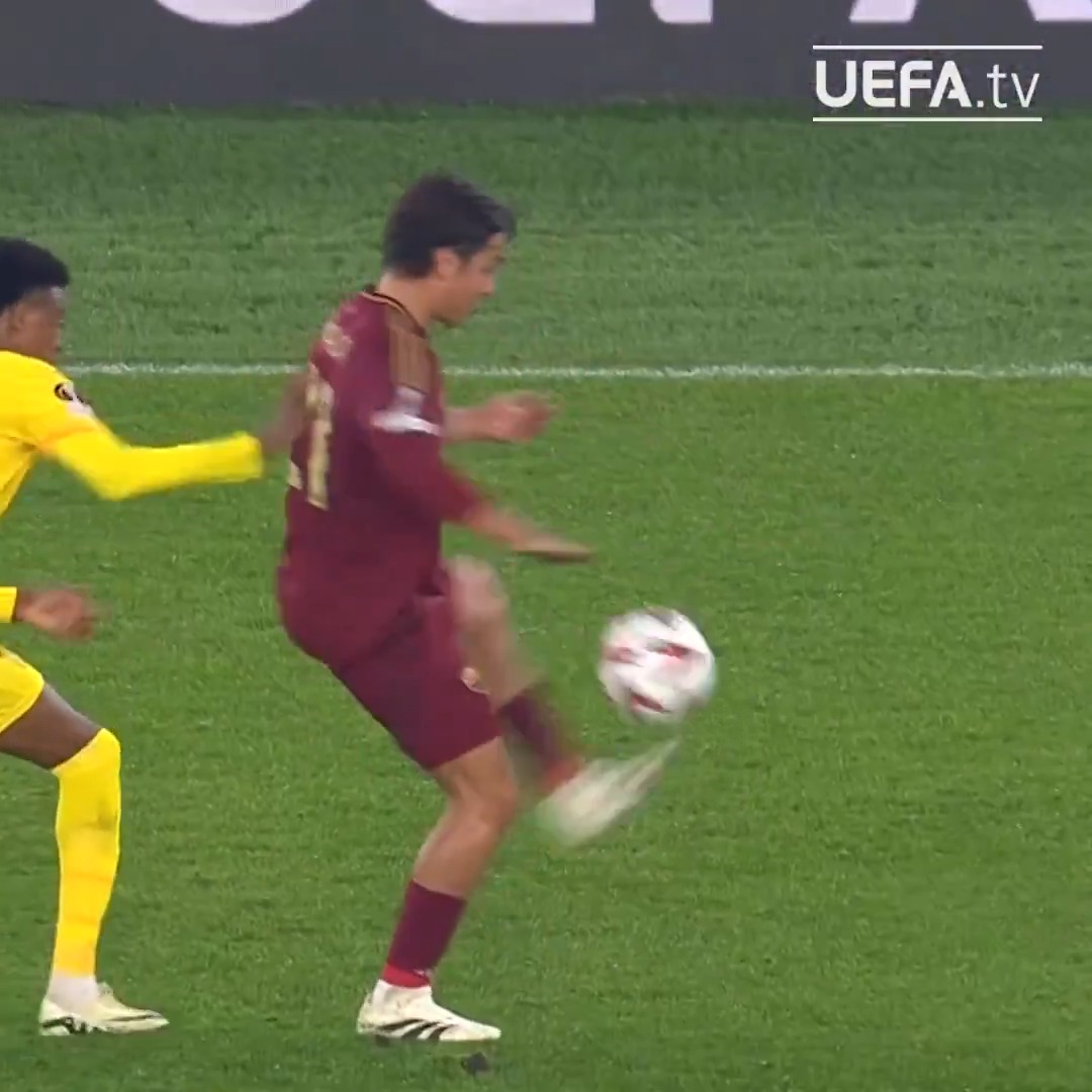 Dybala touch ™ AS Roma | #UEL