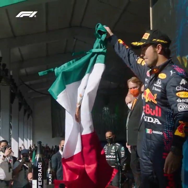🖐️ Five wins 🍾 29 podiums 🏎️ Three poles Let's take a look at some of Checo's best moments from his time with Red Bull 🏁 #F1