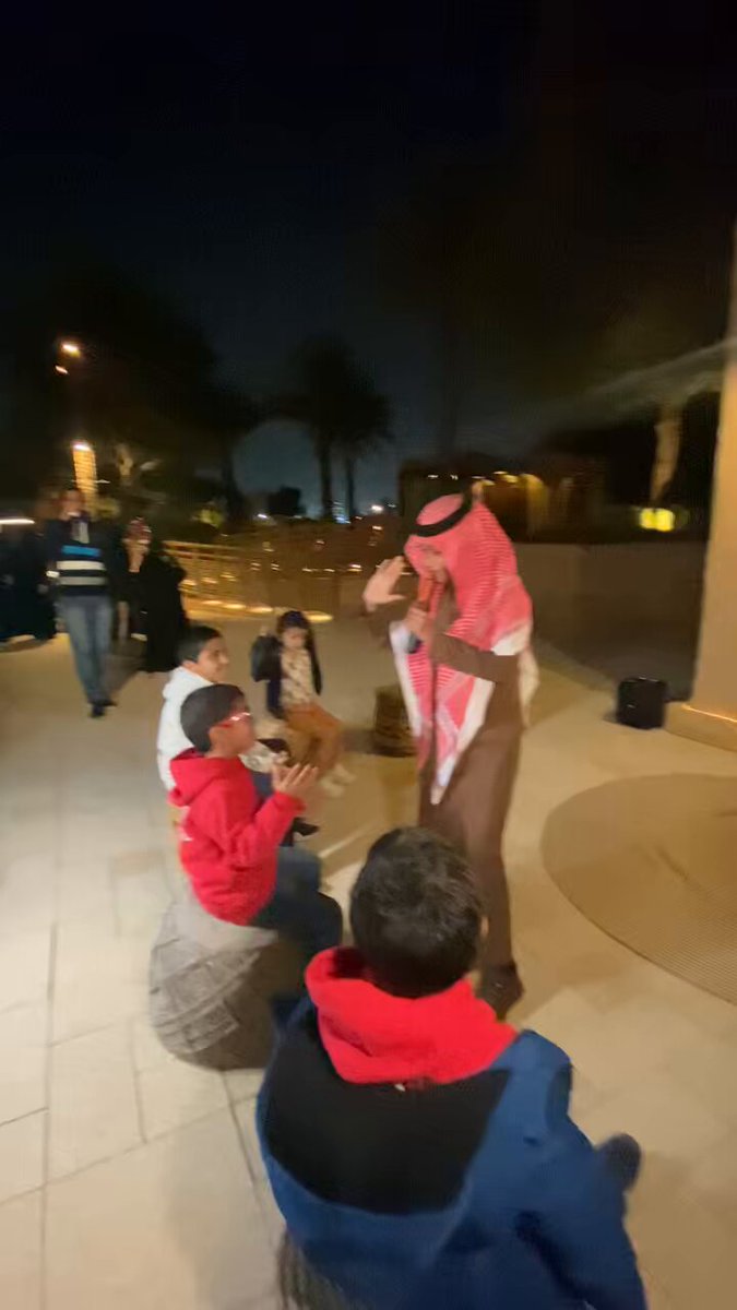 التأثير الإيجابي يظهر على السيد جيري الرئيس التنفيذي لهيئة تطوير بوابة الدرعية كما يظهر على استمتاع الأطفال و معلوماتهم المكتسبه عن تاريخ الدرعية #ملتقى_صناع_التأثير #صناع_التأثير #وزير_الإعلام #العلا #الدرعية