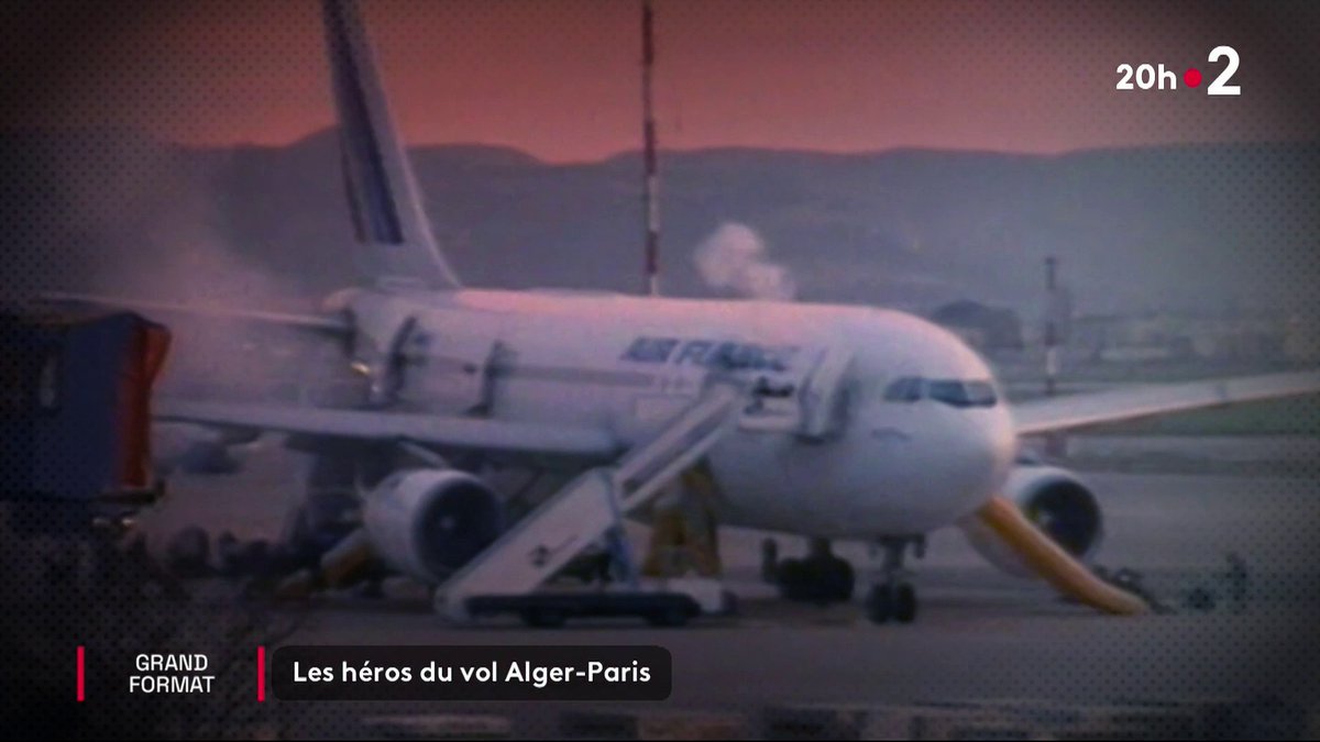 ✈️🗣 Il y a 30 ans, 220 passagers du vol Air France Alger-Paris ont été pris en otages pendant 54 heures par quatre membres du Groupe islamique armé (GIA). Richard, 20 ans à l’époque, était steward sur ce vol : "Ils ont tué le diplomate vietnamien devant moi." #JT20h