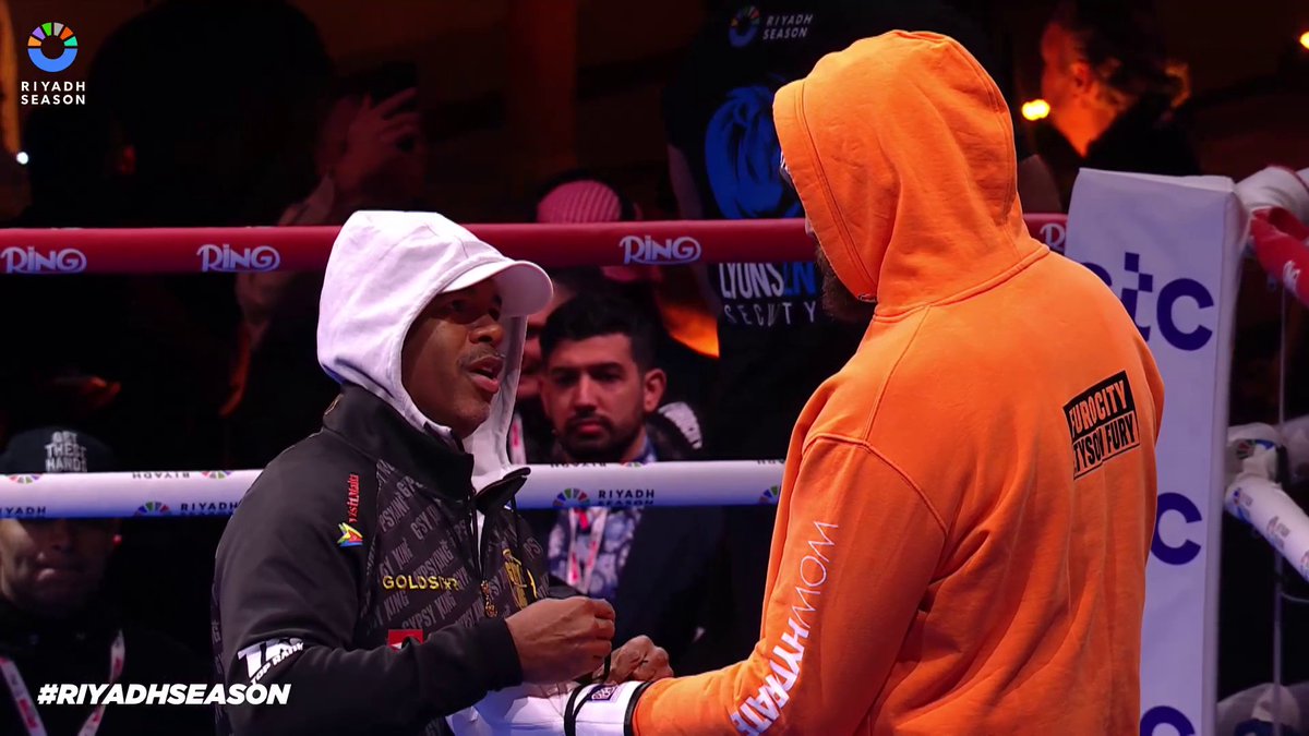 Gloves on 🥊 Gloves off ❌ TYSON FURY had us fooled at the open workouts! #Usyk2Fury | Saturday | LIVE on TNT Sports Box Office ▶️