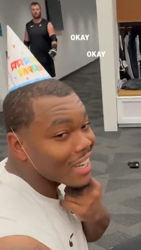 RT to #ProBowlVote for the birthday boy! 🧁 Travon Walker | #DUUUVAL