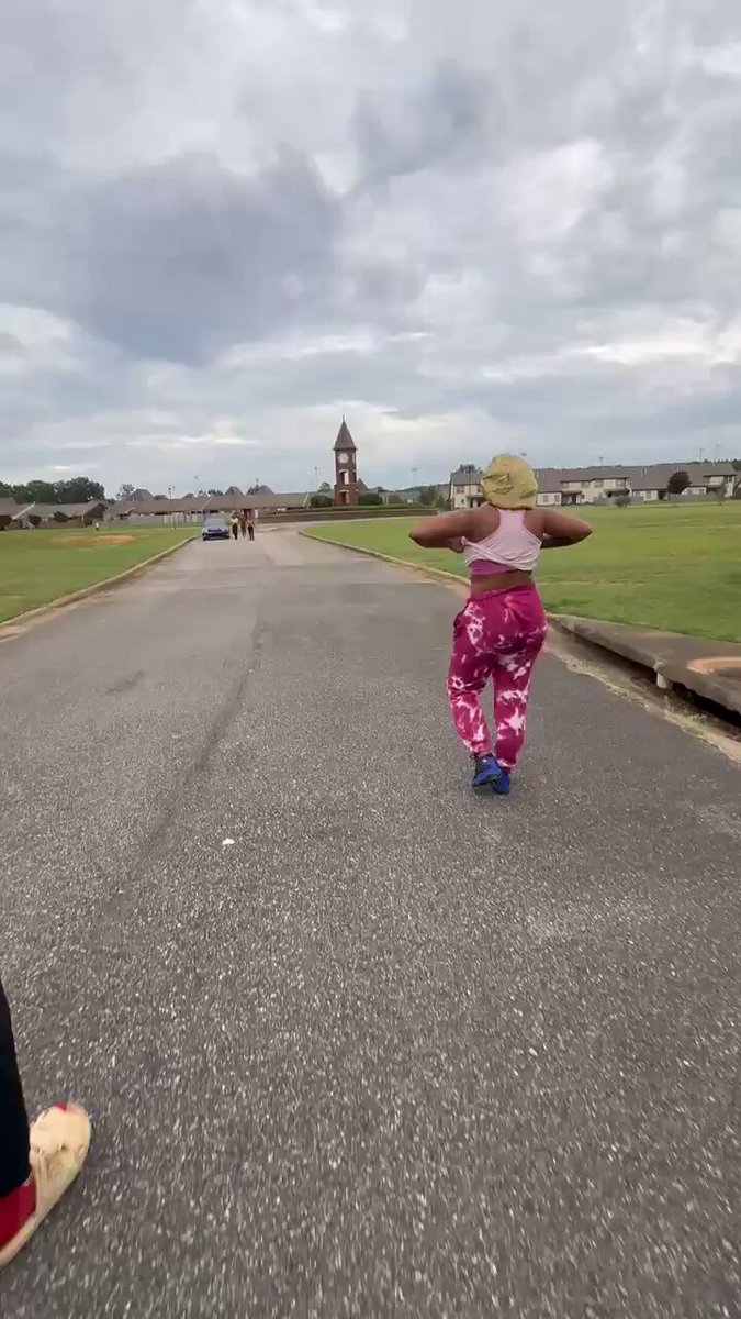 " oh fuck no bitch yall got her fucked up on god" 😂😂