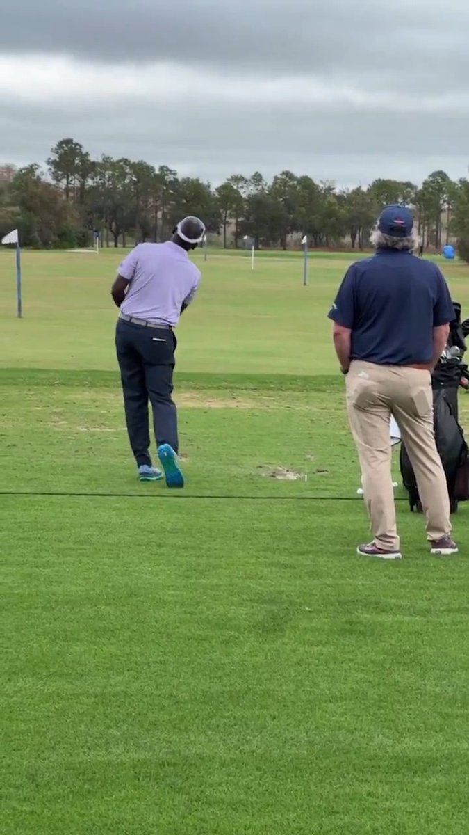 New life goal: having someone to tee up your ball for you. 🤣
