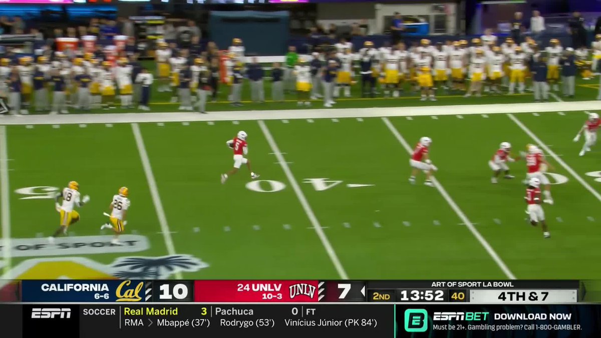 “Bowl season is boring in the playoff era” UNLV running the most perfect fake punt jump pass play your eyes have ever seen: