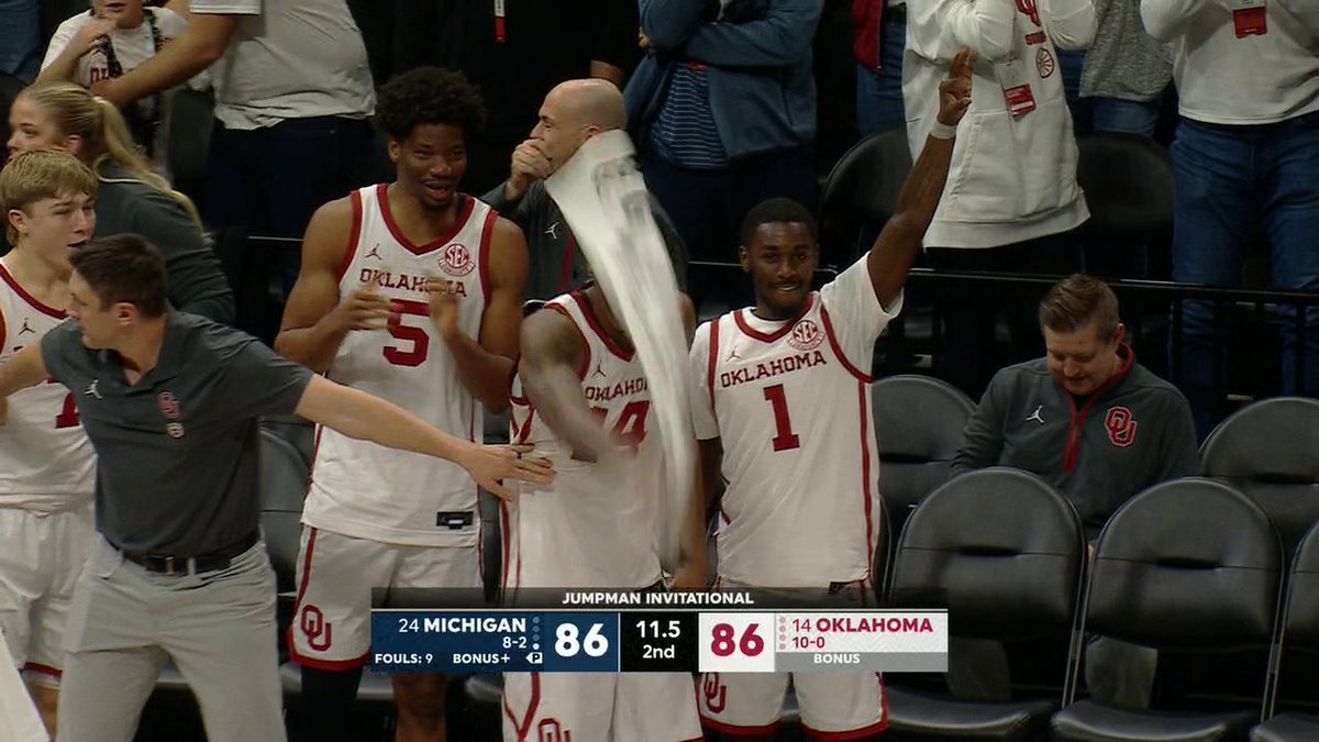 JEREMIAH FEARS FOUR-POINT PLAY 😱 No. 14 Oklahoma hangs on to remain undefeated!