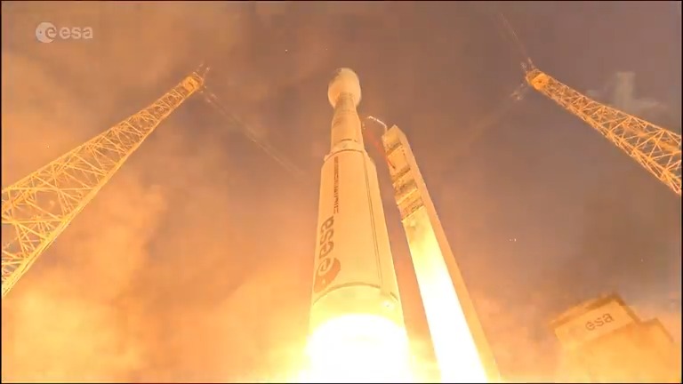 🔊Wake up with a rocket launch, up close and loud. A view of Vega-C flight VV25 with Copernicus #Sentinel1 C aboard – just 5 m from the launch pad 🚀 Yes, the camera gets knocked over by the blast. 😁 Second scene shows liftoff from 50 m away.