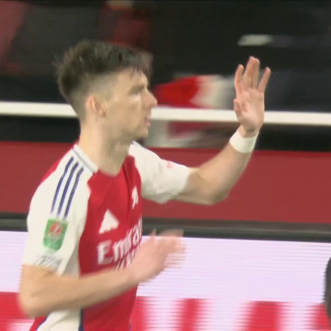 BREAKING: Celtic are considering a move for Arsenal left-back Kieran Tierney next month 🚨