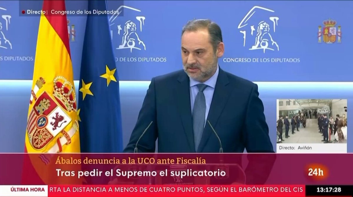 Acaba de pasar esto en directo. Le he preguntado a Jose Luis Ábalos por su pertenencia a una trama corrupta.