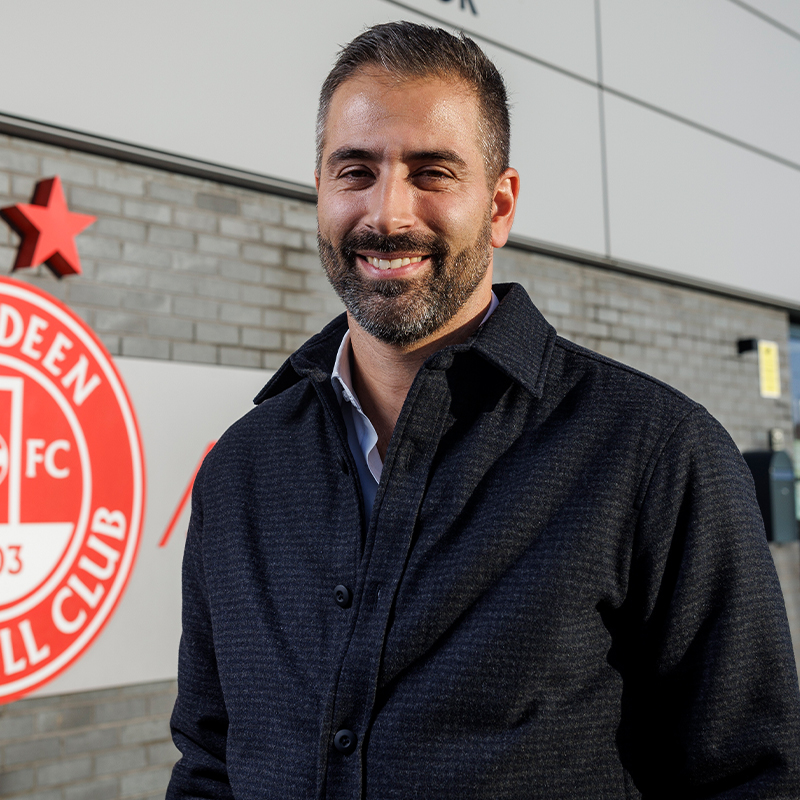 💬 "I know Jimmy really well. I know what he wants to do in Aberdeen." 🇵🇹 Starting out with Porto. 🤝 Working with Jimmy Thelin in Sweden. 🔴 First six months with the Dons. RedTV subscribers can watch an exclusive interview with Nuno de Almeida now ⤵
