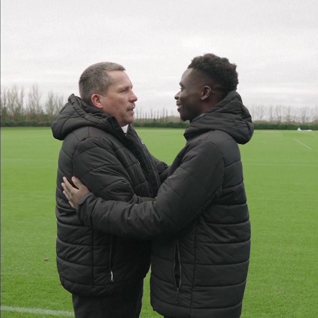 When Bukayo Saka reunited with his first ever grassroots football coach ❤️