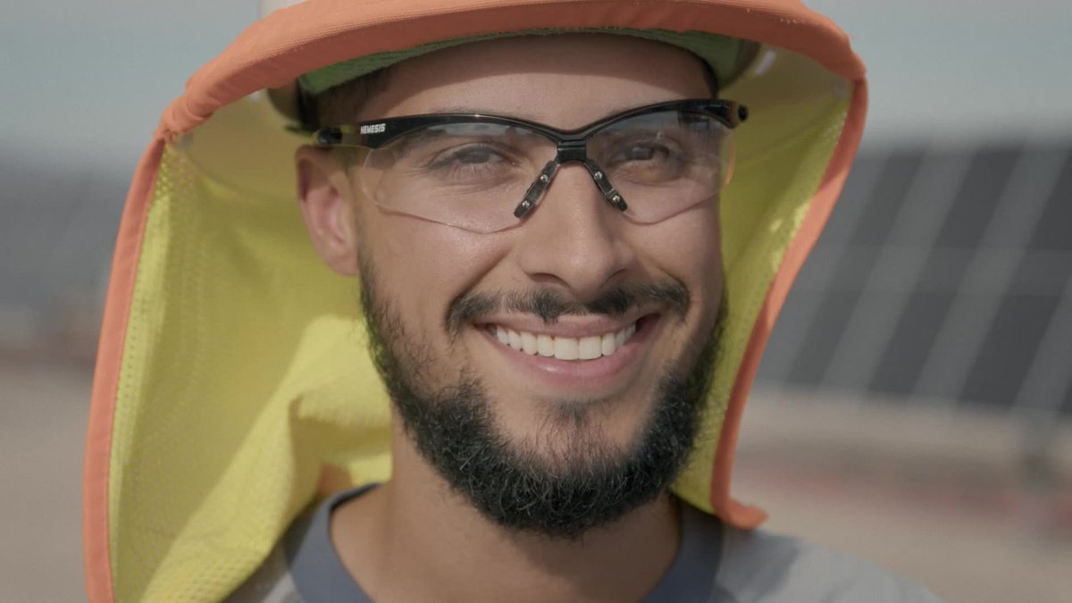 The Biden-Harris Administration has helped create thousands of clean energy projects nationwide. Americans are hard at work powering the country. Watch the story of Dry Lake Solar, where union workers and solar energy are powering the “entertainment capital of the world.” 🌇