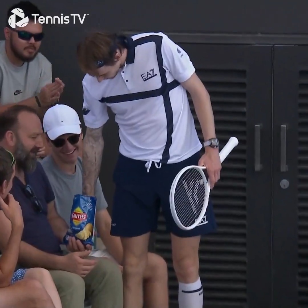 Crisp thieves, bee invasions & unexpected alarms 👀 Enjoy the funniest moments from the 2024 ATP season 🤣