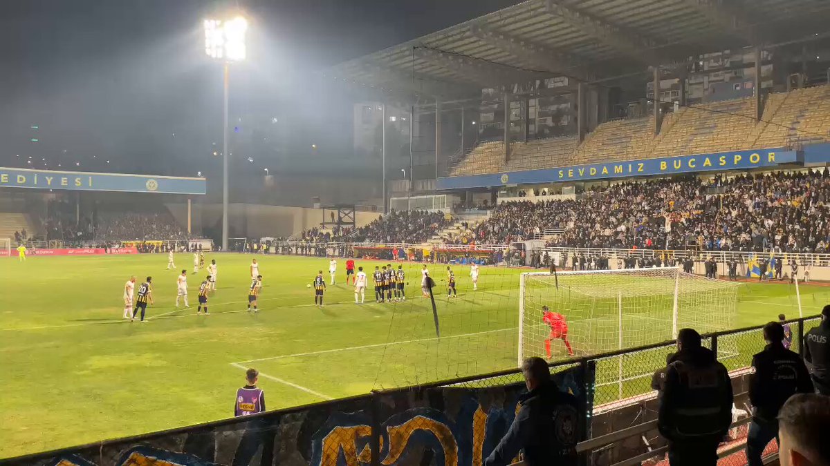 Bucaspor1928’liler çok şanslı. Romulo’nun efsane golünü en güzel onlar izlediler. Romulin79 #Göztepe #GözGözTv #BSvGÖZ