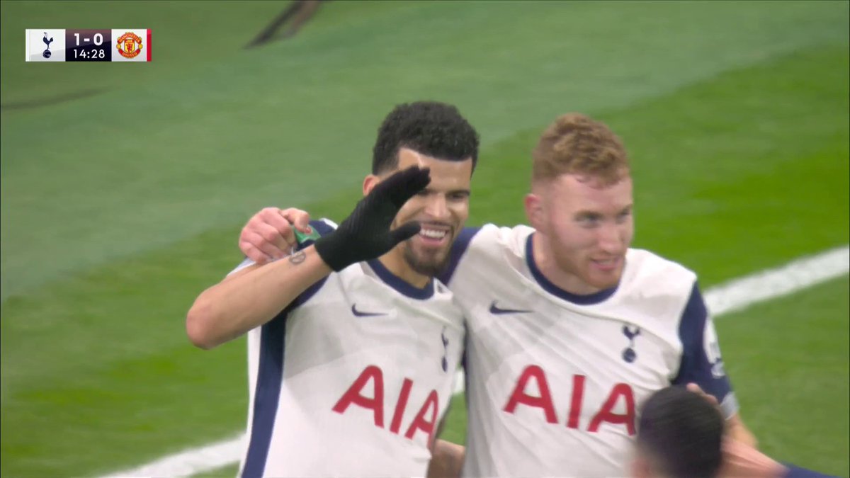 Solanke scores against Man United for the fourth game in a row! ⚪