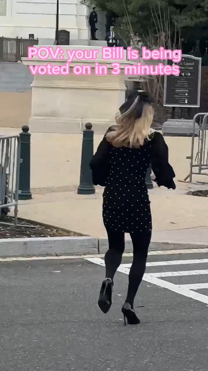 Cardio on Capitol Hill 💖💅🏻 #SlivingForACause