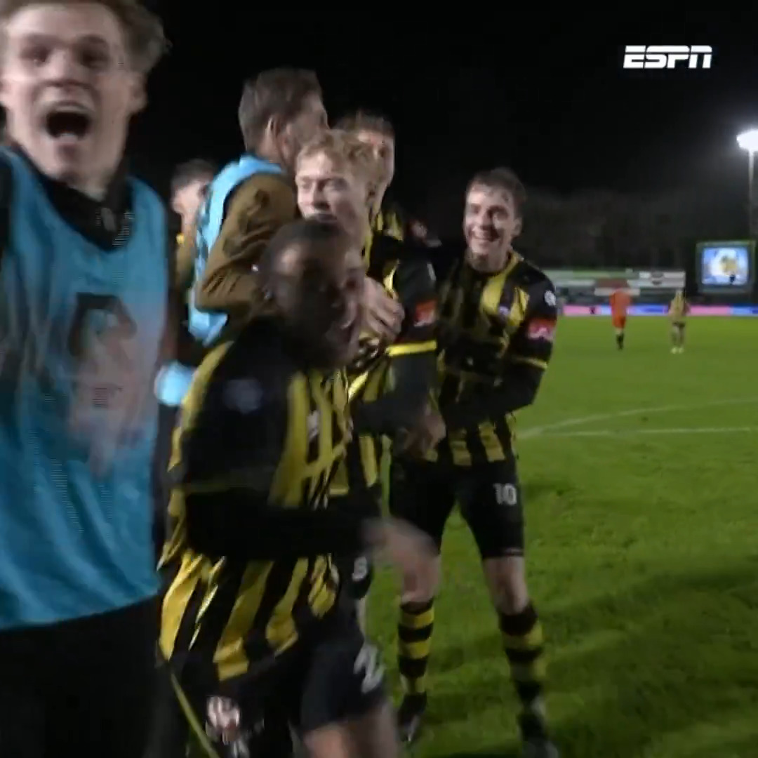 Rijnsburgse Boys schakelt FC Volendam uit na deze prachttreffer van Nino Klaver 😮💨🍀 #rbovol