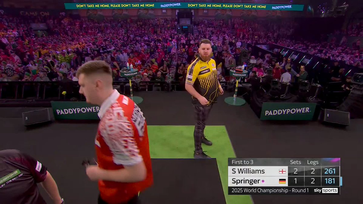 WHAT A WIN FOR WILLIAMS! 🟡⚫️ After losing the first set, Scott Williams digs deep to beat young German Niko Springer 3-1! What a game that was 👏 📺 #WCDarts