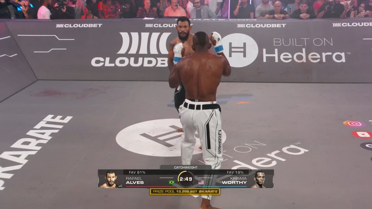 What a KICK from Rafael Alves! KC51 is on full blast and the fighters are going CRAZY in the pit. KC51 | LIVE NOW ON YOUTUBE KC51 is sponsored by: Hedera Hex Trust @deloreanlabs DeLorean Motor Company