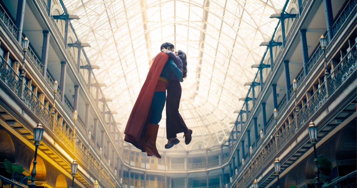 #DC ユニバースの新たな幕開け💥 ◤ ◥ 映画『#スーパーマン』 2025年夏 公開決定 ◣ ◢ #ジェームズガン 監督が贈る、完全なる新作—— 全ヒーローの頂点にして、原点。 超 ❮スーパー❯ 特報解禁🎥 ボロボロに傷ついたスーパーマン…一体なぜ!?