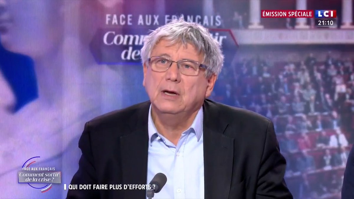 Trop de fonctionnaires ? Alors que nous sommes incapables de prévenir les risques climatiques. Je ne crois pas qu'on ait trop d'enseignants, de soignants, de pompiers, de juges... Arrêtons avec ce discours qui fragilise notre Etat. Les fonctionnaires enrichissent aussi le pays.