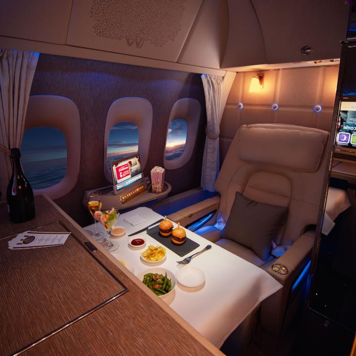 ‘Tis the season for cozying up and winding down with a movie night at 40,000ft. 😌