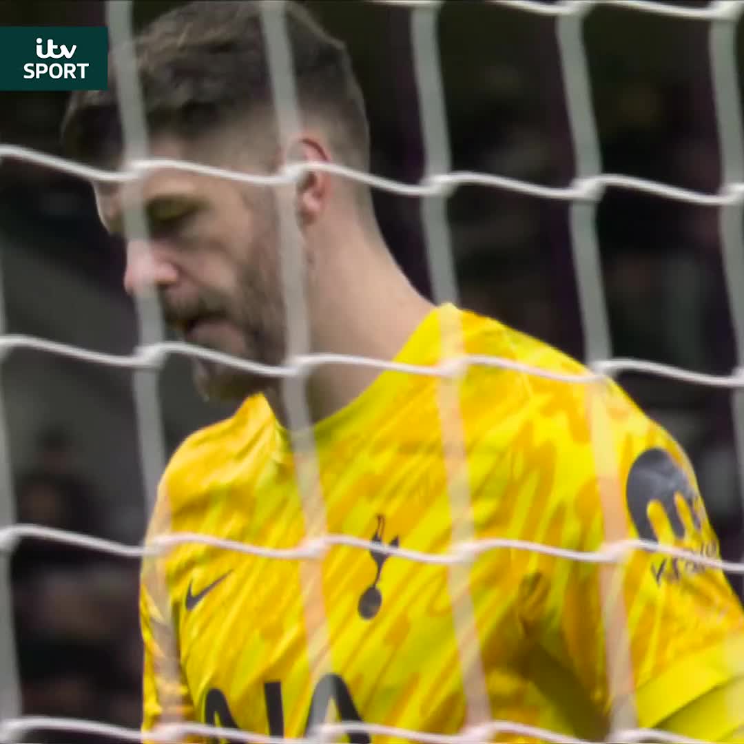Goalkeeping horror show from Altay Bayindir and Fraser Forster last night 😐 Has there been a worse performance from two goalkeepers in the same game? Carabao Cup | #ITVFootball
